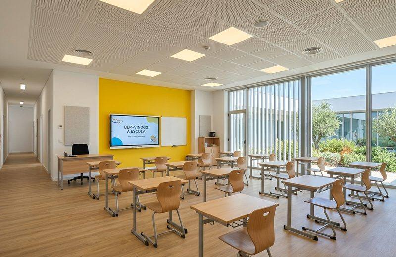 Obras de remodelação e pintura em escolas, colégios e edifícios públicos em Leiria — Brico Bom